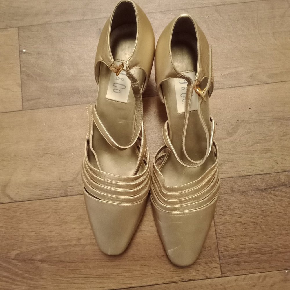 Vintage Women's Gold Pumps 9&Co Made In Brazil Handmade Shoe